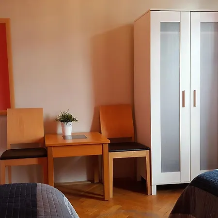 Cinnamon Hostel Vratislav